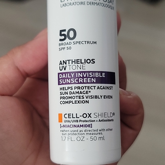 New LA ROCHE-POSAY SPF 50 Sunscreen With Niacinamide 50 Ml - Picture 6 of 12